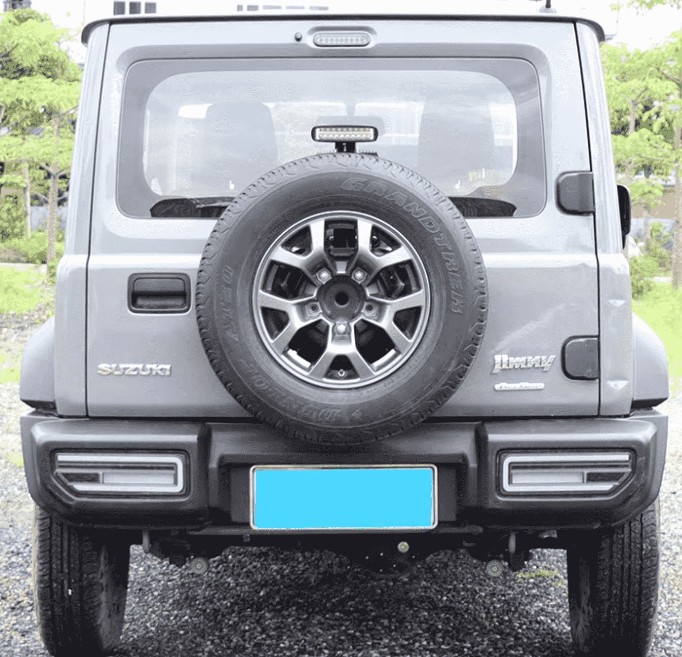 Xevaban.com ở 214 Giải Phóng là đơn vị chuyên cung cấp phụ kiện oto, đồ chơi suzuki jimny, phụ kiện suzuki jimny, xevaban, 214 giải phóng, đèn lùi jimny, bộ đèn lùi và giá đỡ jimny, độ đèn lùi jimny.